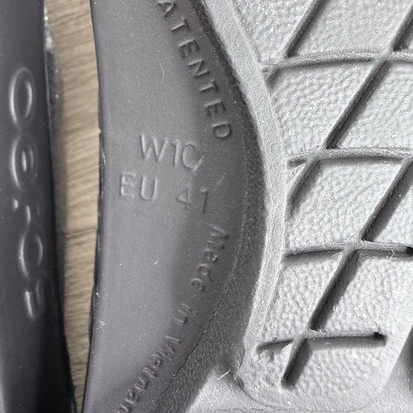 OOFOS Women's OOlala Luxe Sandals Black With Glitter Silver Recovery - Size 10 - Picture 9 of 9